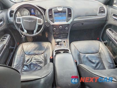 Zdjęcie 8 z 13 samochodu: 2014 CHRYSLER 300C VIN:2C3CCAEG2EH214088 - miniatura