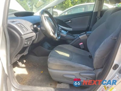 Zdjęcie 7 z 12 samochodu: 2012 TOYOTA PRIUS TWO VIN:JTDKN3DU8C5398431 - miniatura