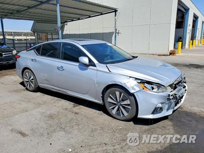 Czwarte zdjęcie samochodu z boku: 2020 NISSAN ALTIMA SL VIN:1N4BL4EV1LC242705 - miniatura