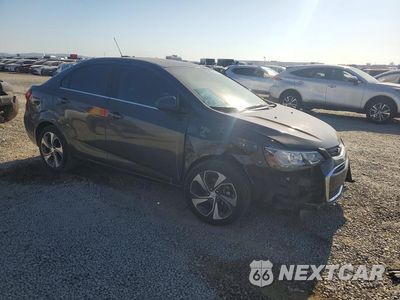 Czwarte zdjęcie samochodu z boku: 2017 CHEVROLET SONIC PREMIER VIN:1G1JF5SB1H4140652 - miniatura