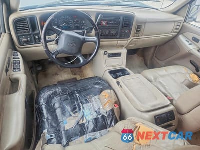 Zdjęcie 8 z 12 samochodu: 2002 CHEVROLET SUBURBAN C1500 VIN:3GNEC16Z02G202111 - miniatura