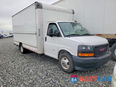Czwarte zdjęcie samochodu z boku: 2021 GMC SAVANA CUTAWAY 3500 BOX TRUCK VIN:7GZ37TC77MN011348 - miniatura