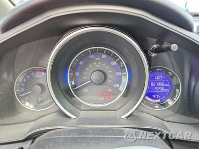 Zdjęcie 9 z 13 samochodu: 2019 HONDA FIT LX VIN:3HGGK5H45KM723549 - miniatura