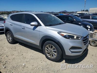 Czwarte zdjęcie samochodu z boku: 2017 HYUNDAI TUCSON SE VIN:KM8J23A49HU462655 - miniatura