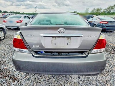Zdjęcie 6 z 12 samochodu: 2005 TOYOTA CAMRY LE VIN:4T1BE32K05U944371 - miniatura