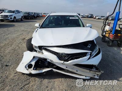 Piąte zdjęcie samochodu w środku: 2020 TOYOTA CAMRY LE VIN:4T1C11AK7LU903495 - miniatura