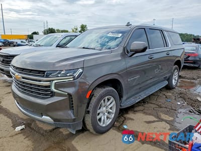 2021 CHEVROLET SUBURBAN C1500 LT 1GNSCCKD0MR237047 - główne zdjęcie licytacji z USA - miniatura