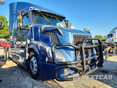 Czwarte zdjęcie samochodu z boku: 2016 VOLVO VNL SEMI TRUCK VIN:4V4NC9EG8GN942595 - miniatura