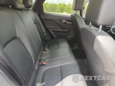 Zdjęcie 11 z 14 samochodu: 2018 JAGUAR F-PACE PREMIUM VIN:SADCJ2FX7JA277464 - miniatura
