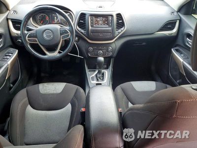 Zdjęcie 8 z 13 samochodu: 2017 JEEP CHEROKEE SPORT VIN:1C4PJLAB4HW644607 - miniatura