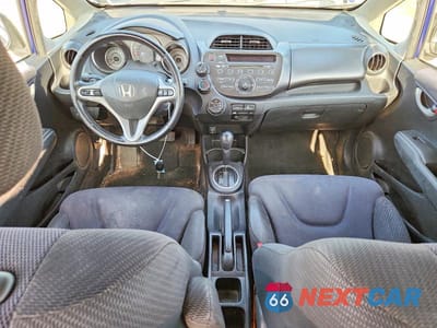 Zdjęcie 8 z 13 samochodu: 2012 HONDA FIT SPORT VIN:JHMGE8H56CC039921 - miniatura