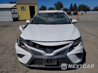 Piąte zdjęcie samochodu w środku: 2020 TOYOTA CAMRY SE VIN:4T1G11AK2LU347713 - miniatura