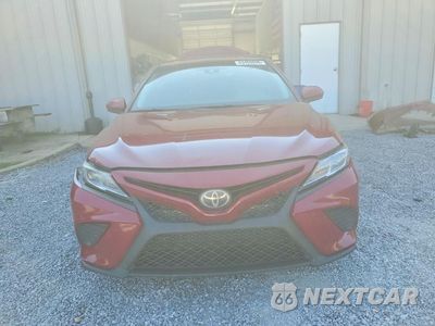 Piąte zdjęcie samochodu w środku: 2018 TOYOTA CAMRY SE VIN:4T1B11HK1JU545843 - miniatura