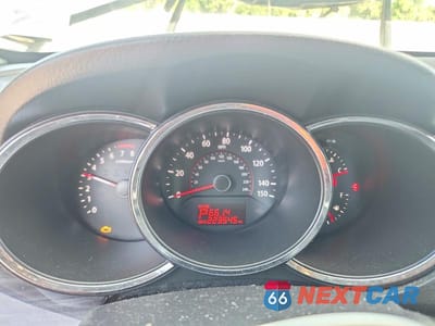 Zdjęcie 9 z 13 samochodu: 2011 KIA SORENTO EX VIN:5XYKU4A24BG012752 - miniatura