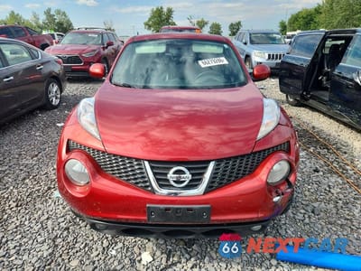 Piąte zdjęcie samochodu w środku: 2013 NISSAN JUKE S VIN:JN8AF5MV1DT214753 - miniatura