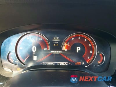 Zdjęcie 9 z 12 samochodu: 2018 BMW M550XI VIN:WBAJB9C5XJB035853 - miniatura