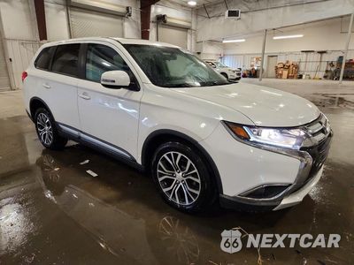 Czwarte zdjęcie samochodu z boku: 2018 MITSUBISHI OUTLANDER SE VIN:JA4AZ3A32JZ064388 - miniatura