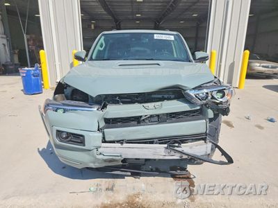 Piąte zdjęcie samochodu w środku: 2023 TOYOTA 4RUNNER TRD SPORT VIN:JTESU5JR6P6095304 - miniatura