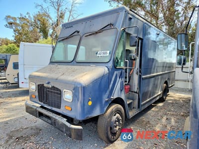2020 FREIGHTLINER CHASSIS M 4UZAC2EA2LCLZ7007 - główne zdjęcie licytacji z USA - miniatura