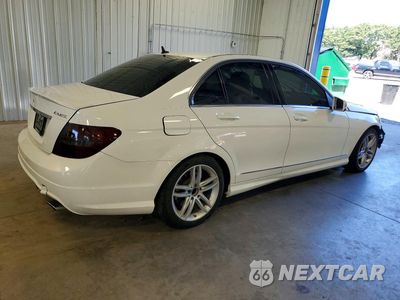 Trzecie zdjęcie samochodu z tyłu: 2013 MERCEDES-BENZ C 300 4MATIC VIN:WDDGF8AB7DR274783 - miniatura