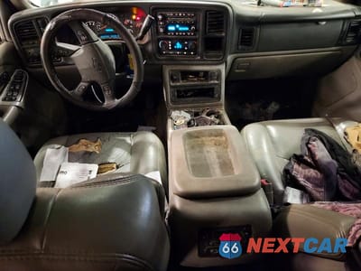 Zdjęcie 8 z 13 samochodu: 2004 CHEVROLET TAHOE K1500 VIN:1GNEK13Z04J311144 - miniatura