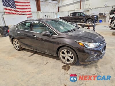 Czwarte zdjęcie samochodu z boku: 2017 CHEVROLET CRUZE PREMIER VIN:1G1BF5SM4H7248378 - miniatura