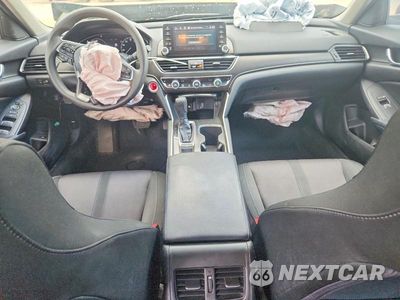 Zdjęcie 8 z 12 samochodu: 2018 HONDA ACCORD EX VIN:1HGCV1F45JA011443 - miniatura