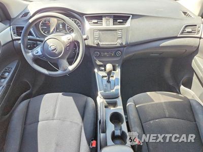 Zdjęcie 8 z 12 samochodu: 2018 NISSAN SENTRA S VIN:3N1AB7AP4JY204247 - miniatura