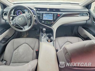 Zdjęcie 8 z 12 samochodu: 2018 TOYOTA CAMRY L VIN:4T1B11HK9JU070751 - miniatura