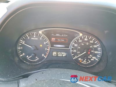Zdjęcie 9 z 12 samochodu: 2015 NISSAN PATHFINDER SL VIN:5N1AR2MM8FC686407 - miniatura