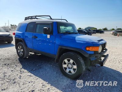 Czwarte zdjęcie samochodu z boku: 2007 TOYOTA FJ CRUISER BASE VIN:JTEBU11F970015835 - miniatura