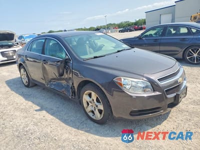 Czwarte zdjęcie samochodu z boku: 2012 CHEVROLET MALIBU LS VIN:1G1ZB5E05CF278801 - miniatura