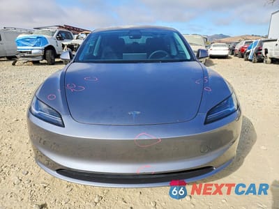 Piąte zdjęcie samochodu w środku: 2025 TESLA MODEL 3 VIN:5YJ3E1EA5SF905120 - miniatura