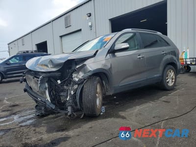 2014 KIA SORENTO LX 5XYKT4A73EG477350 - główne zdjęcie licytacji z USA - miniatura