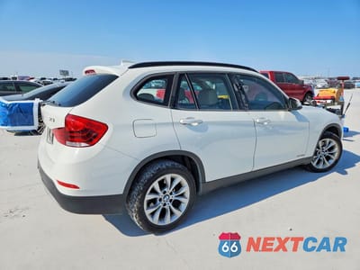 Trzecie zdjęcie samochodu z tyłu: 2014 BMW X1 XDRIVE28I VIN:WBAVL1C51EVY19858 - miniatura