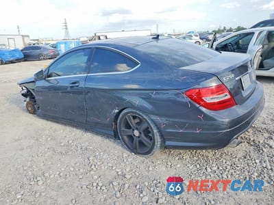 Drugie zdjęcie samochodu z przodu: 2013 MERCEDES-BENZ C 250 VIN:WDDGJ4HB1DG064267 - miniatura