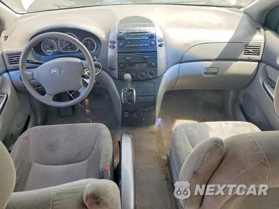 Zdjęcie 8 z 13 samochodu: 2010 TOYOTA SIENNA CE 7-PASSENGER VIN:5TDKK4CC1AS305201 - miniatura