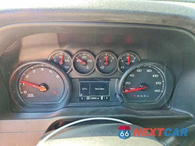 Zdjęcie 9 z 12 samochodu: 2019 CHEVROLET SILVERADO K1500 VIN:1GCPYAEH7KZ420784 - miniatura
