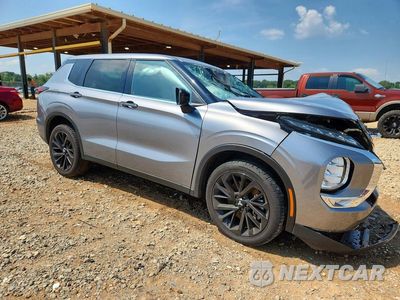 Czwarte zdjęcie samochodu z boku: 2023 MITSUBISHI OUTLANDER SE VIN:JA4J3UA81PZ018143 - miniatura