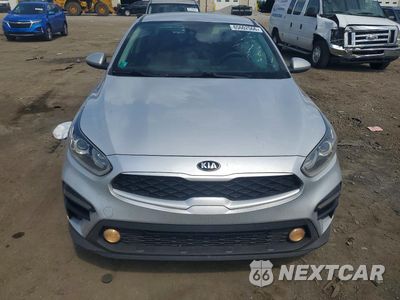 Piąte zdjęcie samochodu w środku: 2020 KIA FORTE LXS VIN:3KPF24AD6LE235818 - miniatura