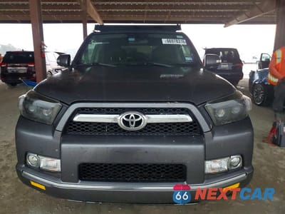 Piąte zdjęcie samochodu w środku: 2011 TOYOTA 4RUNNER SR5 VIN:JTEZU5JR0B5017095 - miniatura