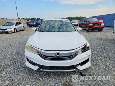 Piąte zdjęcie samochodu w środku: 2017 HONDA ACCORD SPORT VIN:1HGCR2F58HA039833 - miniatura