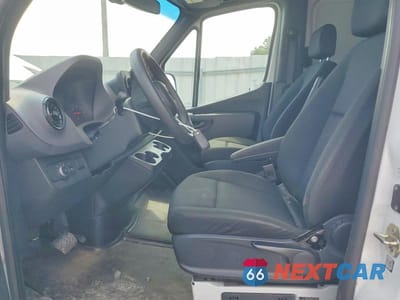 Zdjęcie 7 z 13 samochodu: 2021 MERCEDES-BENZ SPRINTER 2500 DELIVERY VAN VIN:W1Y40CHY3MT060920 - miniatura