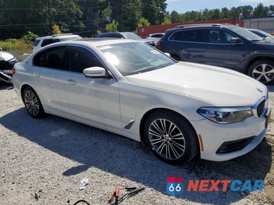 Czwarte zdjęcie samochodu z boku: 2019 BMW 530E VIN:WBAJA9C58KB399127 - miniatura