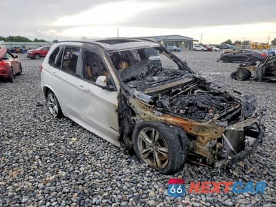 Czwarte zdjęcie samochodu z boku: 2016 BMW X5 XDRIVE50I VIN:5UXKR6C5XG0J79858 - miniatura