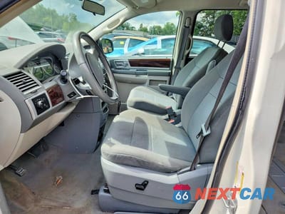Zdjęcie 7 z 13 samochodu: 2010 CHRYSLER TOWN & COUNTRY TOURING VIN:2A4RR5D10AR229129 - miniatura