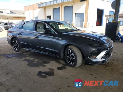 Czwarte zdjęcie samochodu z boku: 2025 HYUNDAI SONATA SEL VIN:KMHL64JA4SA479719 - miniatura