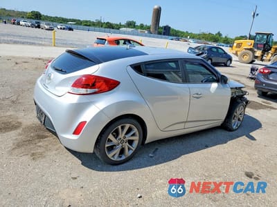 Trzecie zdjęcie samochodu z tyłu: 2017 HYUNDAI VELOSTER BASE VIN:KMHTC6AD2HU315262 - miniatura