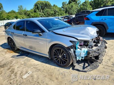 Czwarte zdjęcie samochodu z boku: 2022 TOYOTA CAMRY XSE VIN:4T1K31AK6NU598144 - miniatura