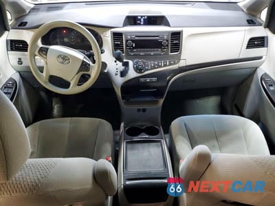 Zdjęcie 8 z 13 samochodu: 2014 TOYOTA SIENNA LE VIN:5TDJK3DC1ES090560 - miniatura